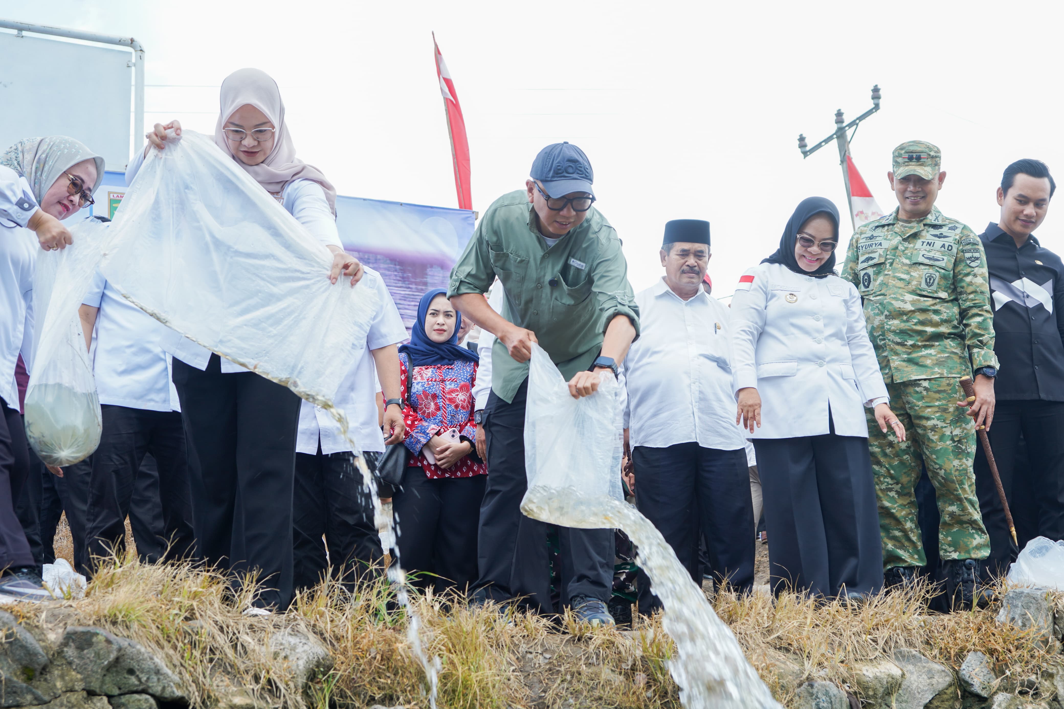 Restocking Ikan Jadi Upaya Nyata Pemprov Lampung Menjaga Ekosistem Sungai Mesuji