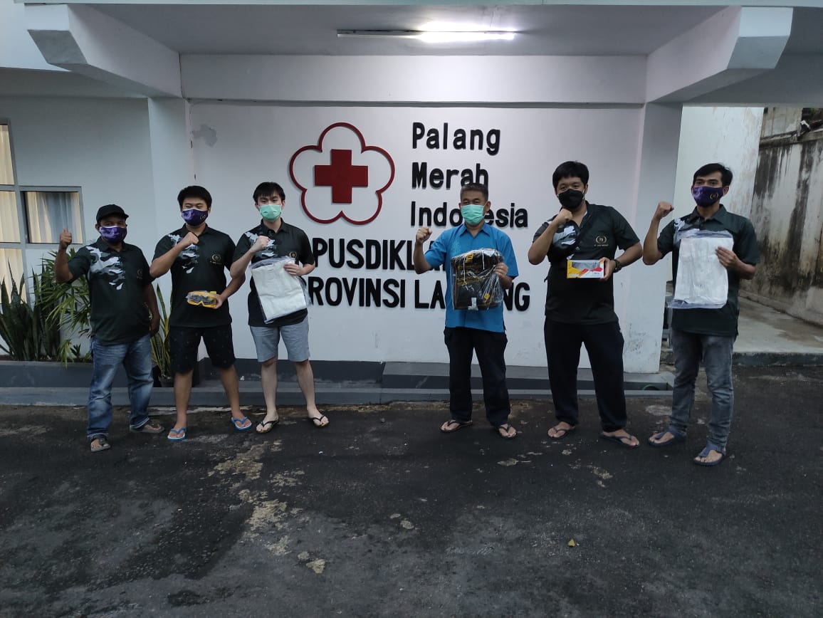 Kaum Muda Peduli Covid-19 Berikan Bantuan Alkes untuk PMI Provinsi Lampung