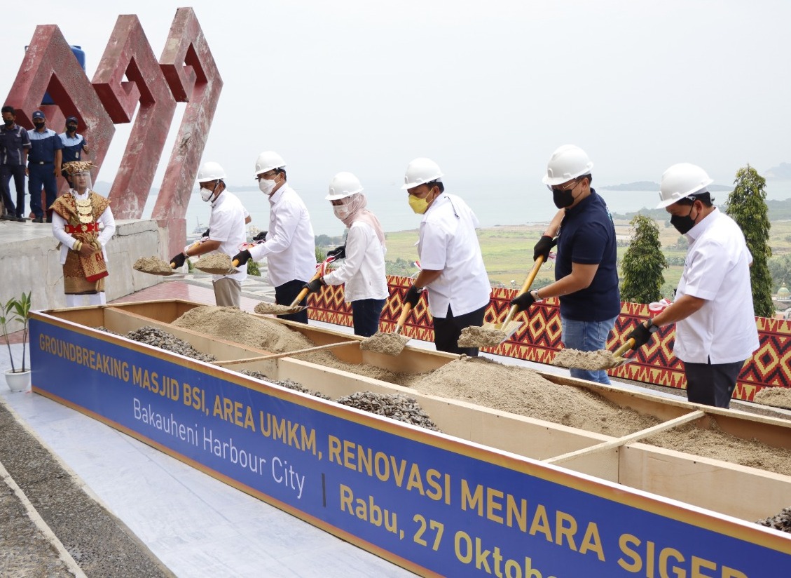Gubernur Arinal Djunaidi Bersama Wakil Menteri BUMN II Kartika Wirjoatmodjo Lakukan Groundbreaking Bakauheni Harbour City