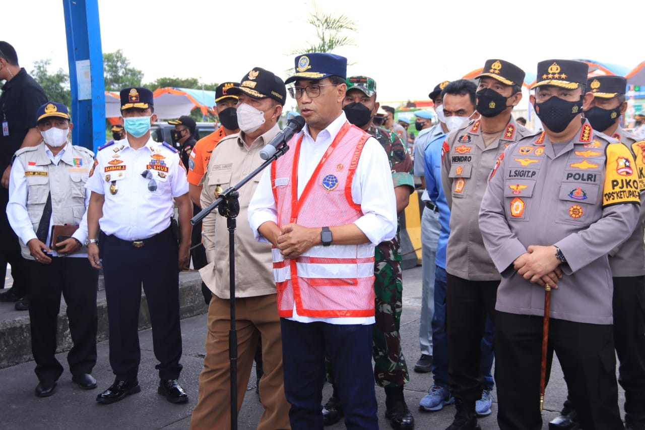 Gubernur Arinal Dampingi Menhub dan Kapolri Pantau Arus Balik di Pelabauhan Bakauheni dan Panjang