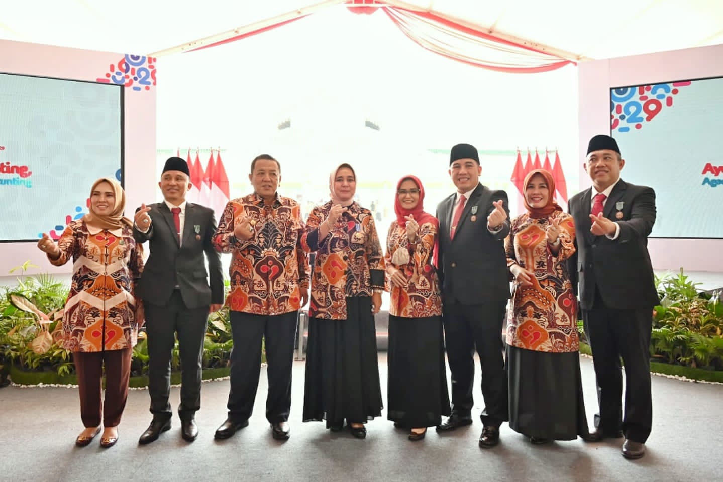 Gubernur Lampung dan Ketua TP. PKK Provinsi Lampung Hadiri Acara Puncak Hari Keluarga Nasional Ke-29 Tahun 2022