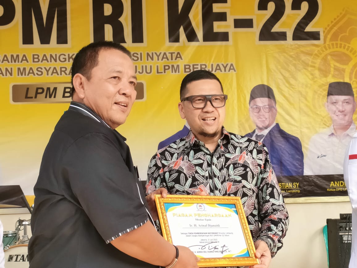 Gubernur Arinal Djunaidi Dianugerahi Penghargaan LPM Award  Pada Perayaan HUT Ke-22 Lembaga Pemberdayaan Masyarakat