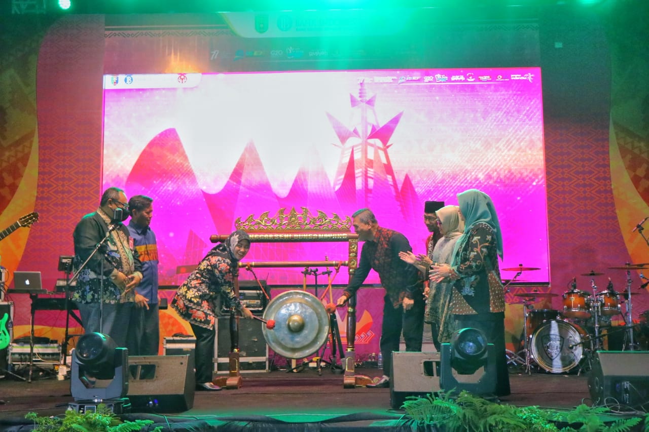 Wagub Chusnunia Resmi Buka Acara Lampung Begawi 2022 dan Pencanangan Gerakan Nasional Pengendalian Inflasi Pangan