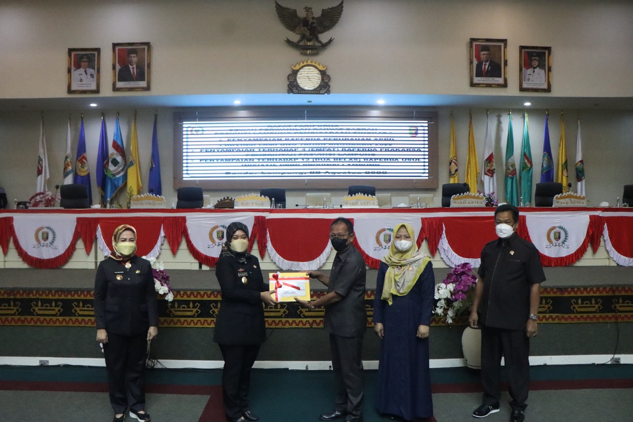Wagub Chusnunia Sampaikan 4 Raperda Prakarsa Pemprov Lampung, 12 Raperda Usul Inisiatif DPRD dan Raperda Perubahan APBD Pemprov  Lampung TA 2022