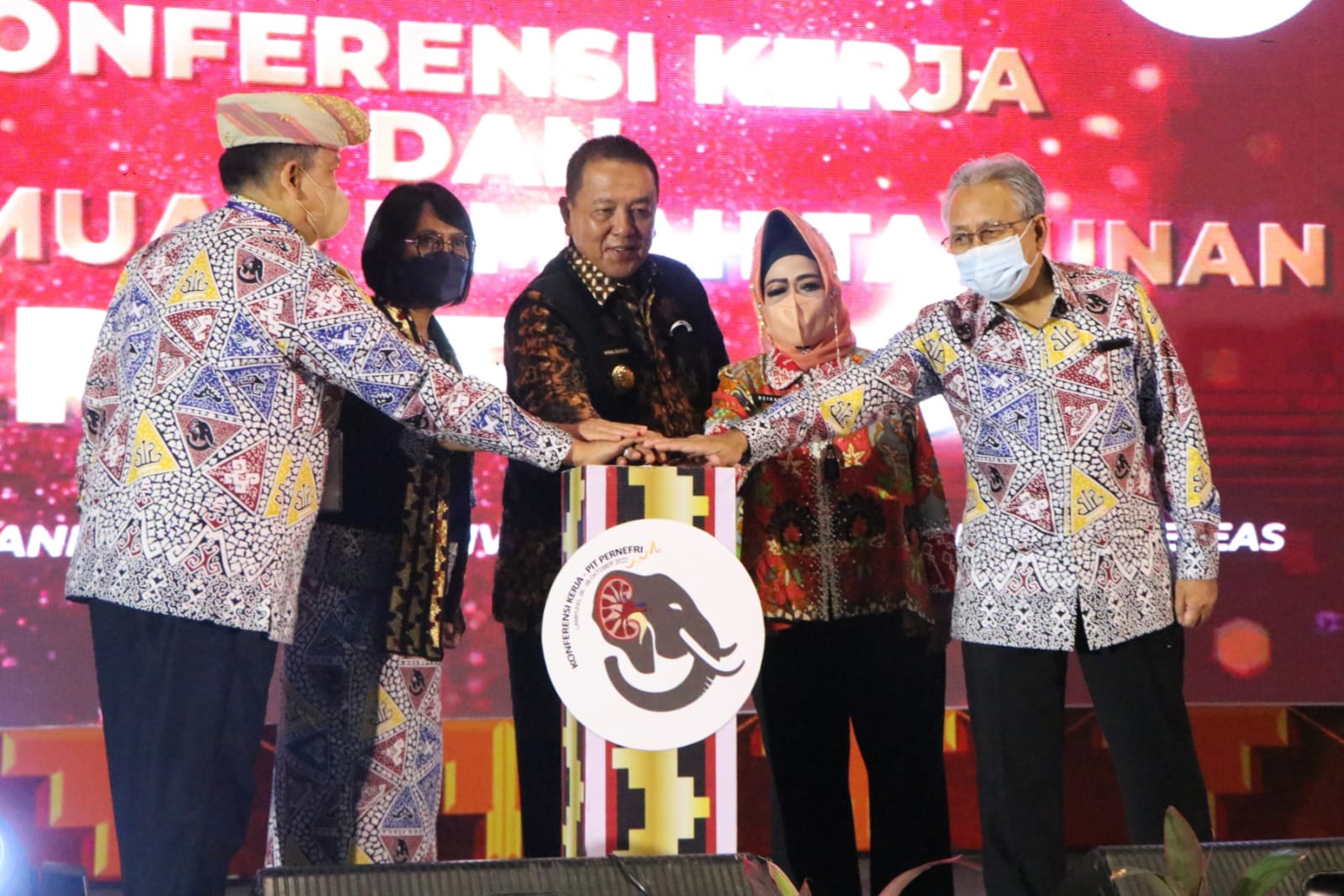 Gubernur Arinal Djunaidi Membuka Konferensi Kerja dan Pertemuan Ilmiah Tahunan Perhimpunan Nefrologi Indonesia Tahun 2022