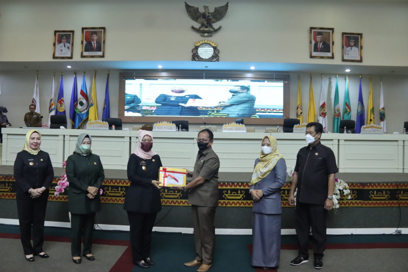 Wagub Chusnunia Sampaikan Raperda APBD Provinsi Lampung Tahun Anggaran 2023 pada  Rapat Paripurna DPRD Provinsi Lampung
