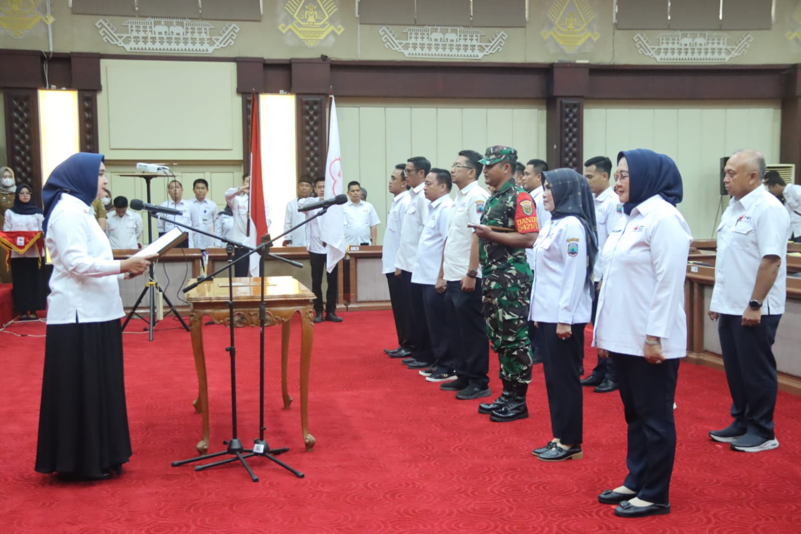 Ketua PMI Provinsi Lampung, Riana Sari Arinal melantik Winarni Nanang Ermanto Sebagai Ketua PMI Lampung Selatan