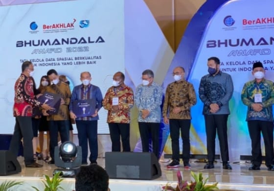 Pemerintah Provinsi Lampung Terima Penghargaan Bhumandala Award 2022 dari Badan Informasi Geospasial RI