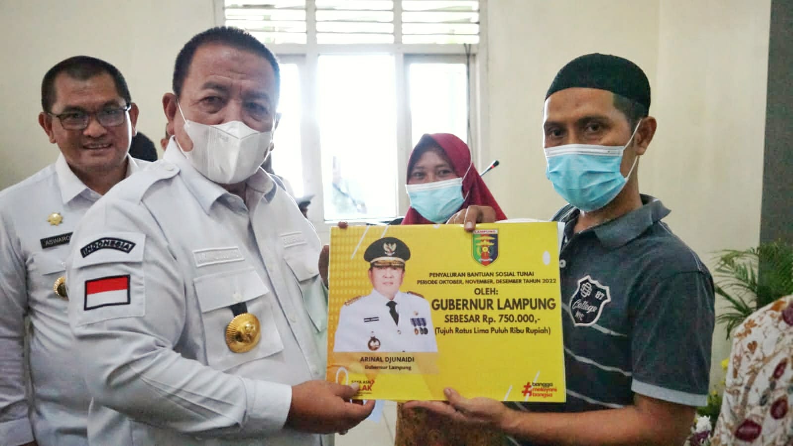 Gubernur  Arinal Djunaidi Meresmikan Peluncuran Bantuan Sosial Tunai Penanganan Dampak Inflasi Daerah Tahun 2022 se-Provinsi Lampung