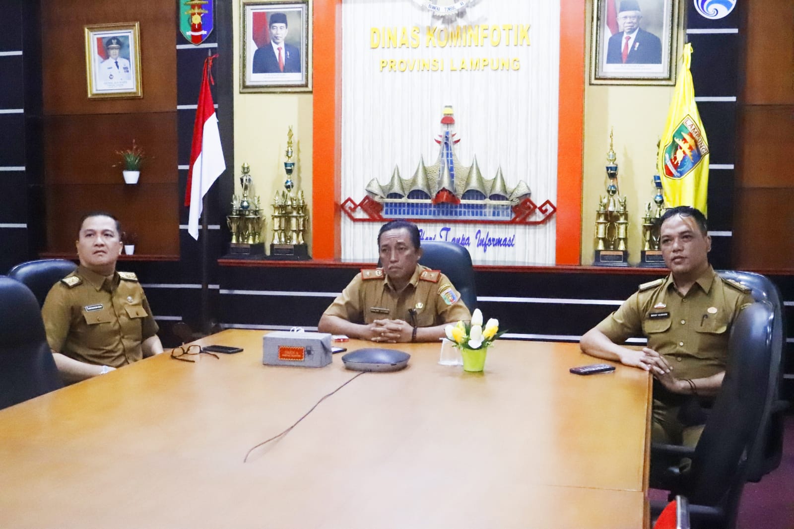 Kadis Kominfotik Ikuti Acara Penganugerahan Bersama Pelayanan Publik dan Reformasi Birokrasi