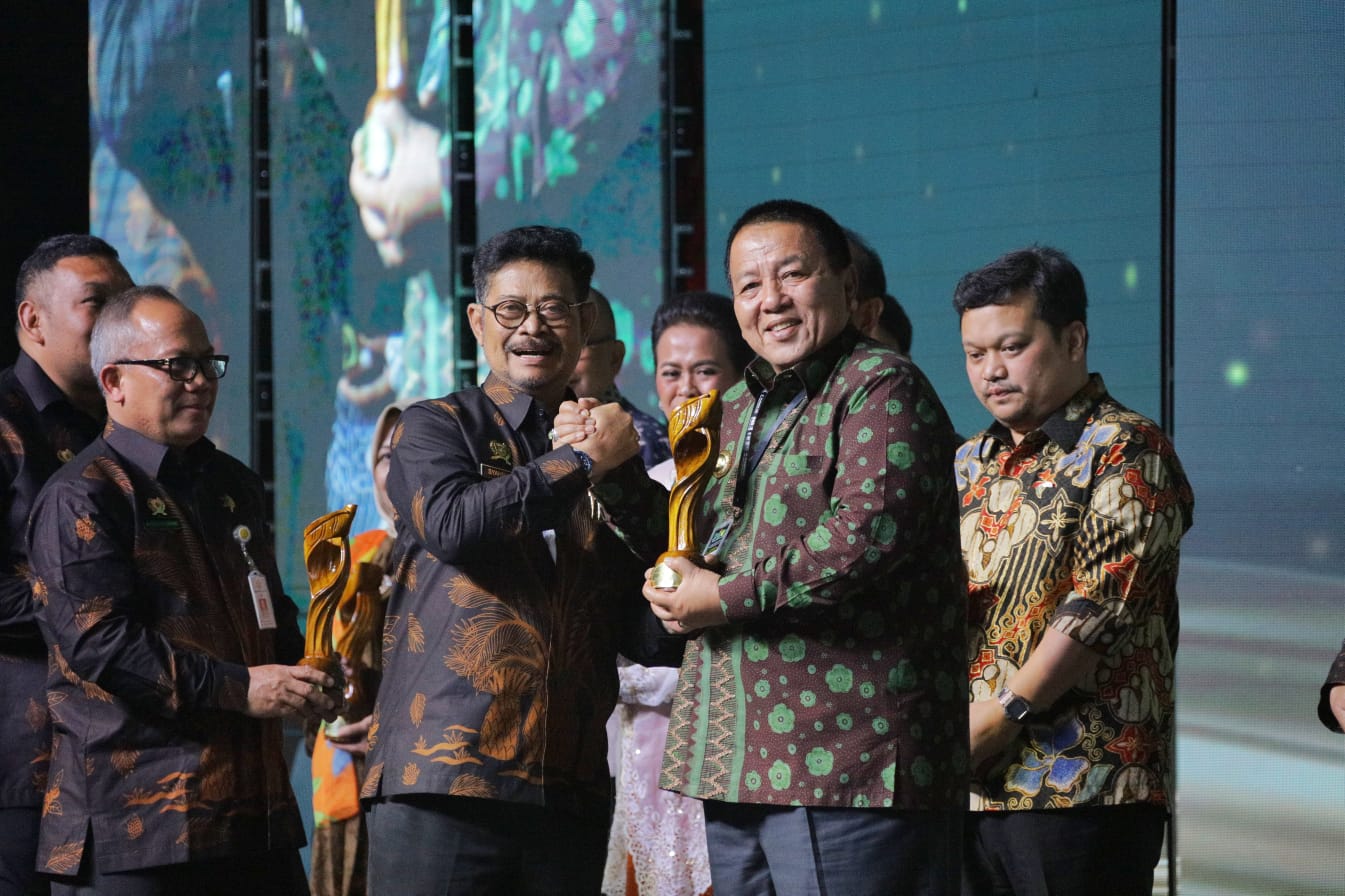 Gubernur Arinal Terima Penghargaan Anugerah Perkebunan Indonesia Tahun 2022 dari Kementerian Pertanian RI