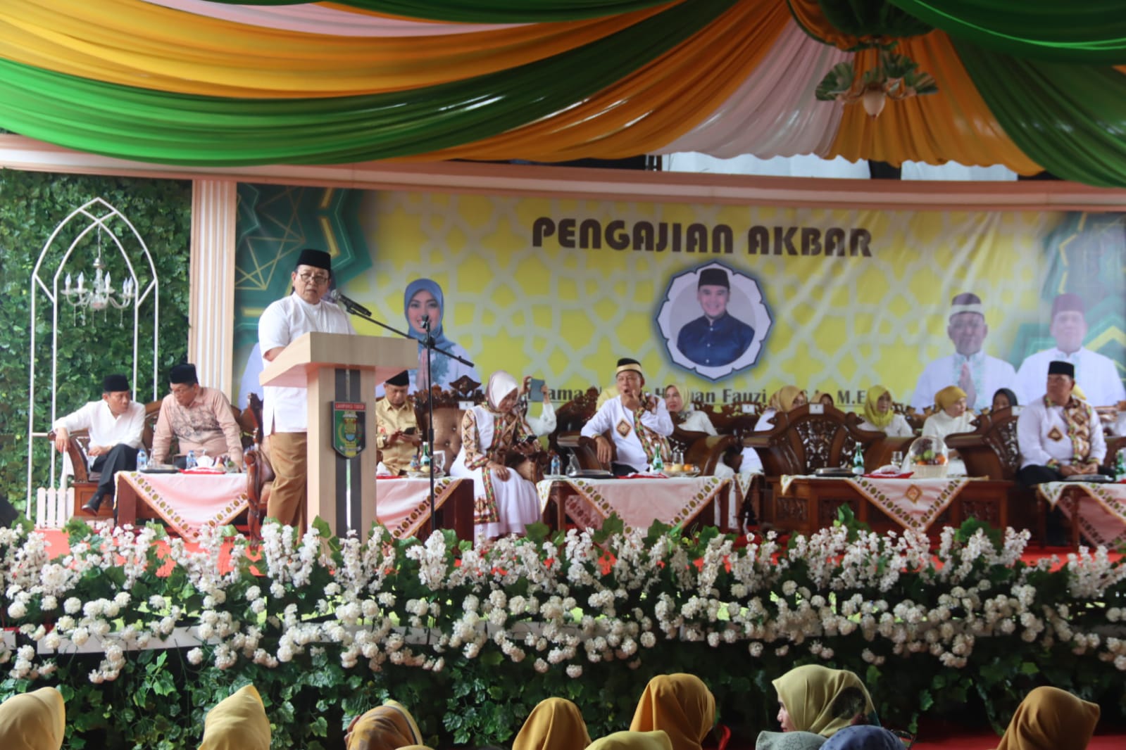 Gubernur  Arinal Djunaidi Menghadiri Pengajian Akbar Di  Lampung Timur, Salurkan Sejumlah Bantuan Untuk Masyarakat