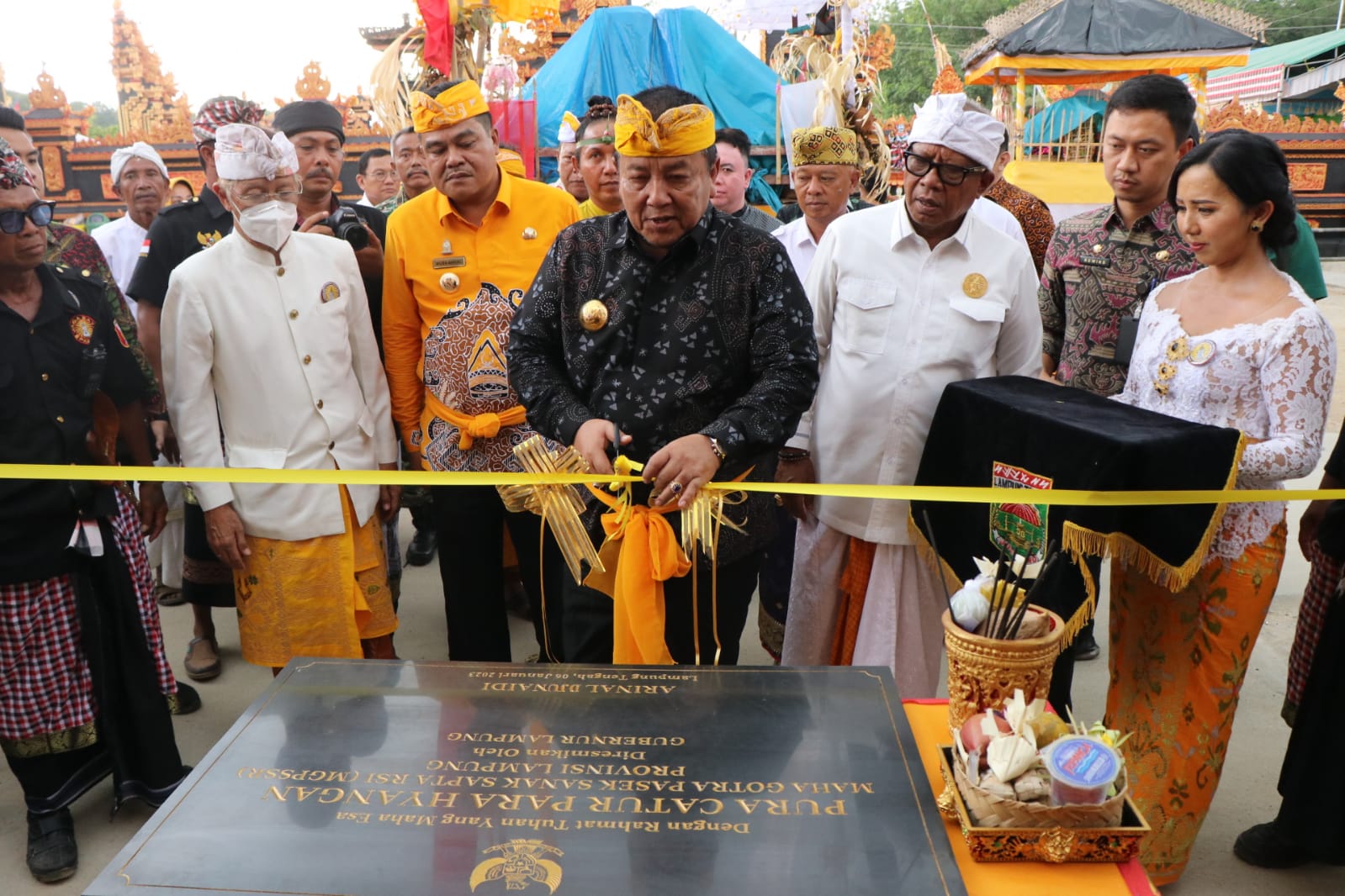 Gubernur Arinal Djunaidi Resmikan Pura Catur Parahyangan Maha Gotra Pasek Sanak Sapta Rsi di Kabupaten Lampung Tengah