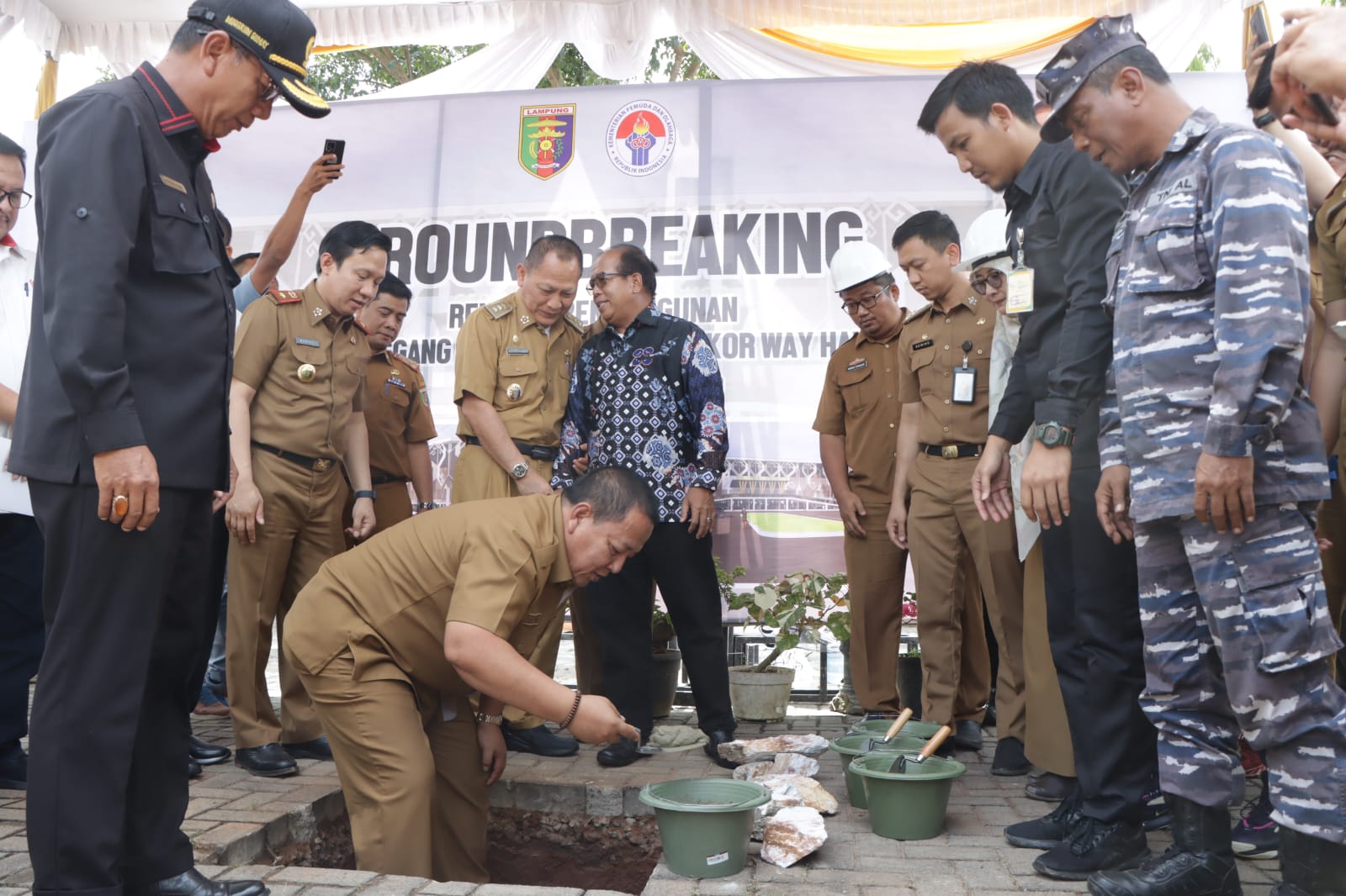 Gubernur Arinal Djunaidi Lakukan Ground Breaking Pembangunan Gelanggang Olahraga PKOR Way Halim