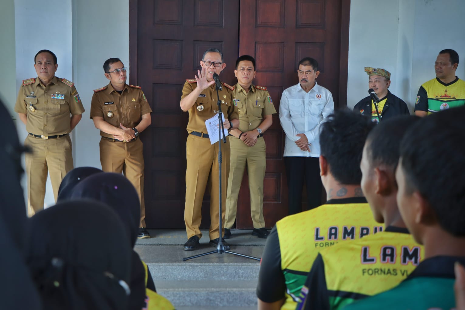Sekdaprov Lampung Lepas Kontingen KORMI Provinsi Lampung Mengikuti FORNAS VII Di Jawa Barat