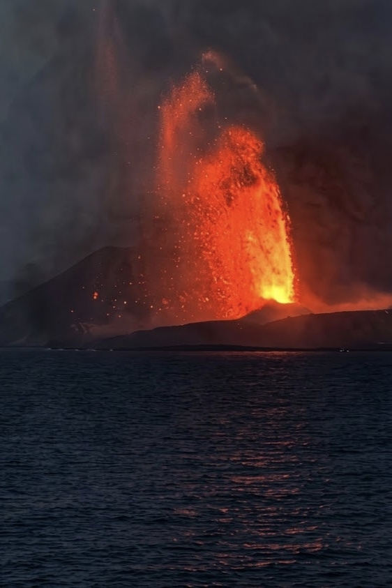 Aktivitas Erupsi Gunung Anak Krakatau Masih Berlangsung, Warga Diminta Waspada Abu Vulkanik
