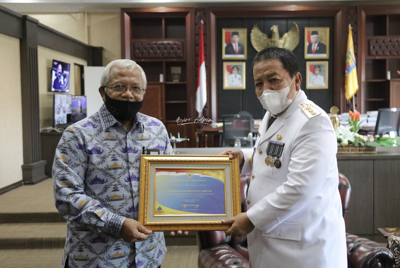 Gubernur Arinal Djunaidi Terima Penghargaan Opini WTP Tahun 2019 dan Plakat 6 Kali Berurut Turut dari Kementerian Keuangan