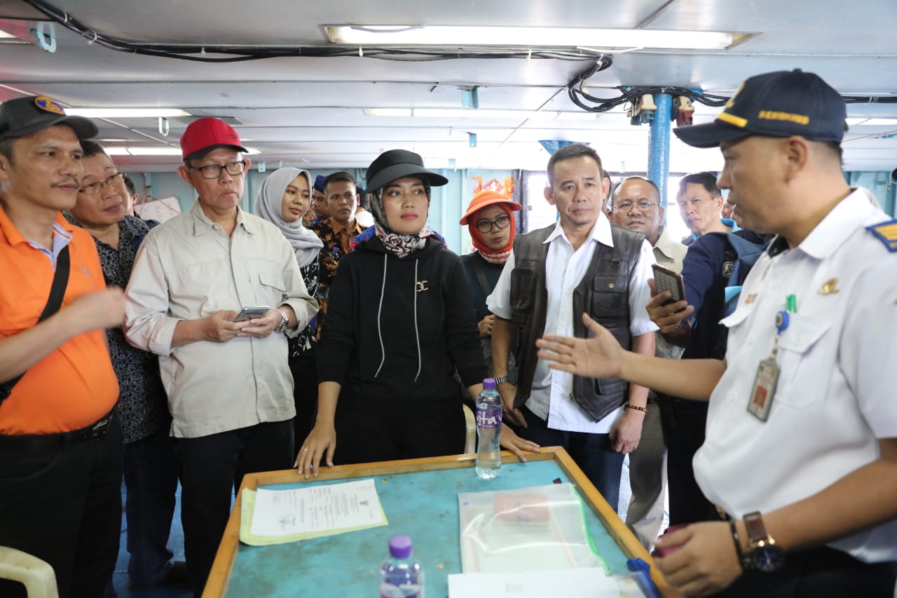 Cegah Kerugian Negara, Wagub Chusnunia Sidak Uji Petik 2 Kapal Asing Pengangkut Kerapu Tujuan Hong K