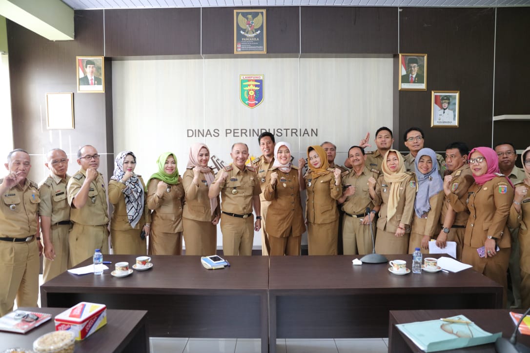 Siapkan Revolusi 4.0,Wagub Nunik Sambangi Dinas Perindustrian