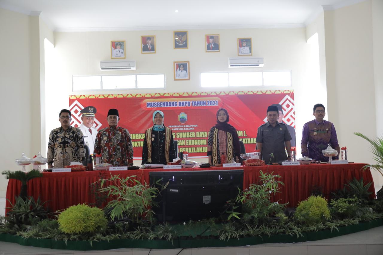 Hadiri Musrenbang di Lampung Selatan, Wagub Chusnunia Ajak Masyarakat Berkolaborasi Kembangkan Kawasan Wisata Terintegrasi Bakauheni