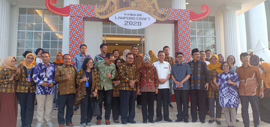 Rektor UGM Puji Pengembangan Ekonomi Kreatif Melalui Lampung Craft